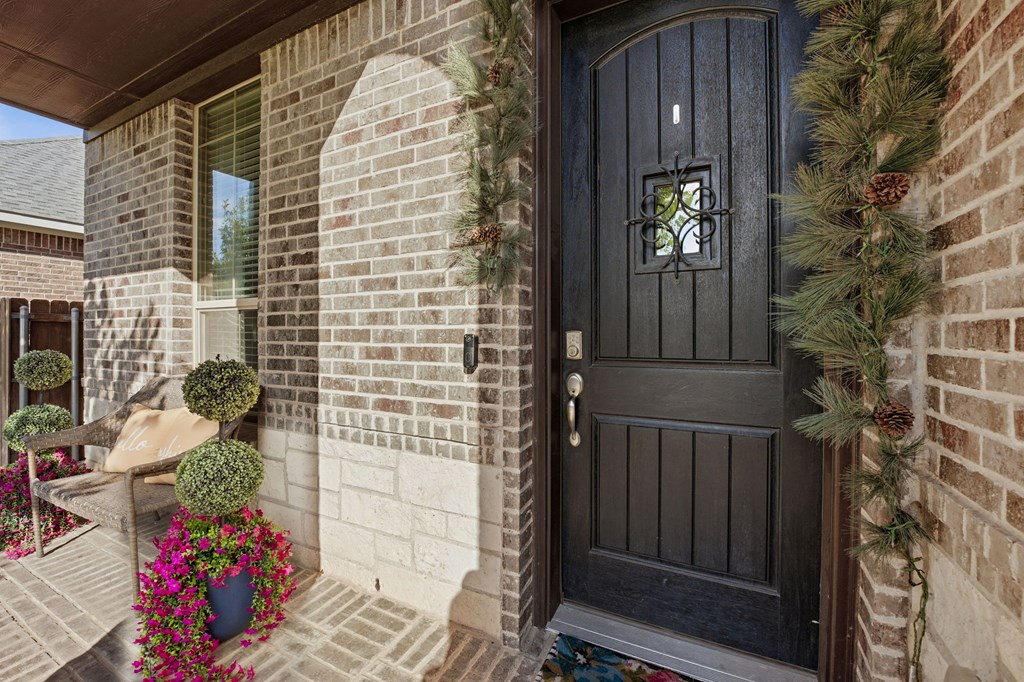 6 San Saba Drive Property Photo 4