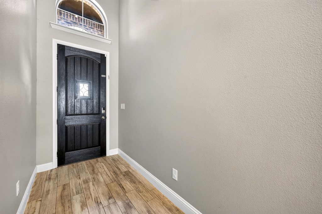 6 San Saba Drive Property Photo 5