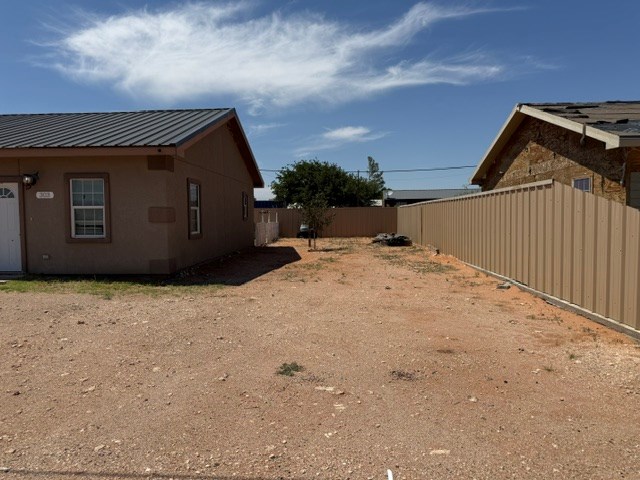 301 303 W 2nd St Property Photo 2