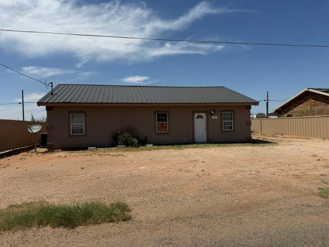 301 303 W 2nd St Property Photo 6