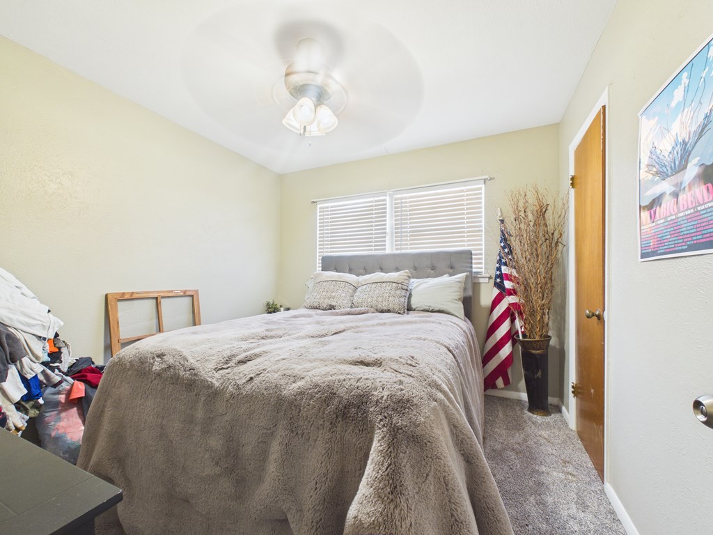 700 S Kenneth Ave. Property Photo 19