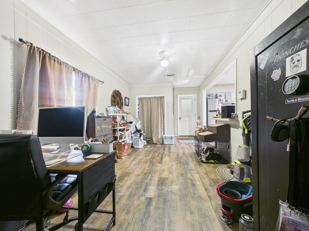700 S Kenneth Ave. Property Photo 23