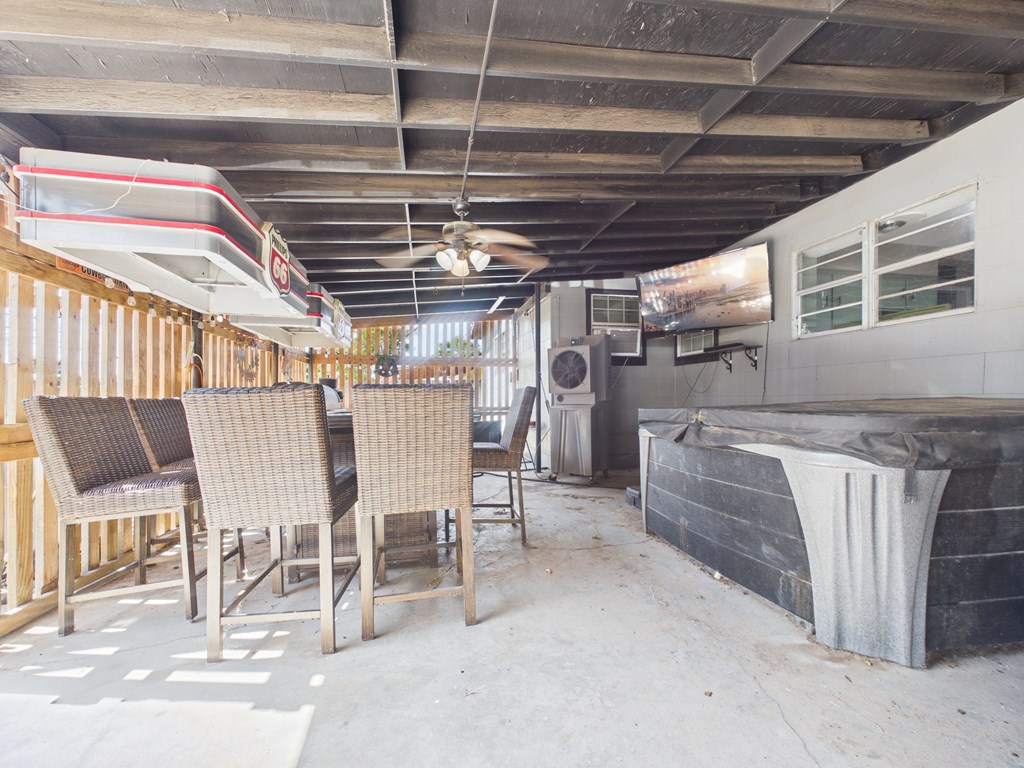 700 S Kenneth Ave. Property Photo 29