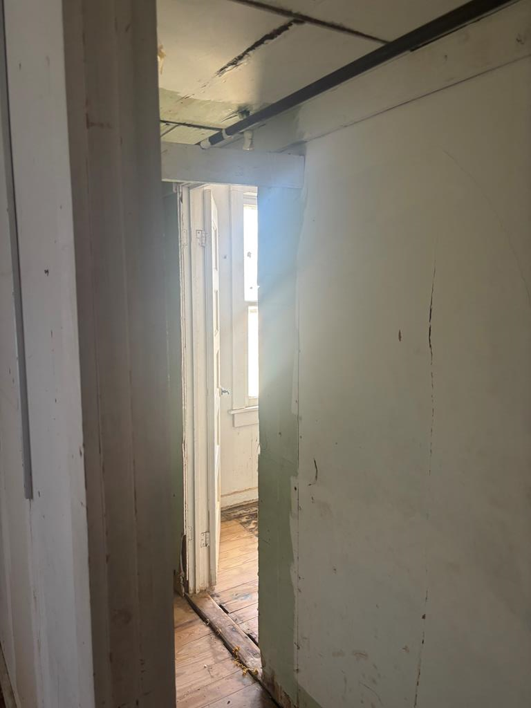 301 4th Property Photo 12