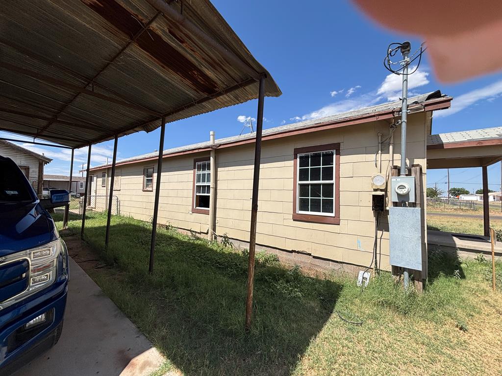 301 4th Property Photo 21