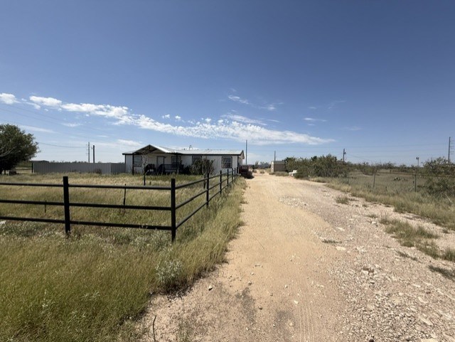 11844 W 69th St Property Photo 4