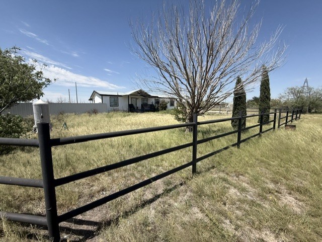 11844 W 69th St Property Photo 5