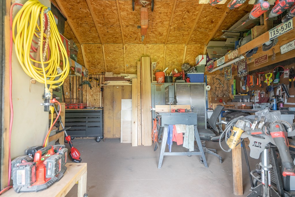 7 Nw Bit Ct Property Photo 9