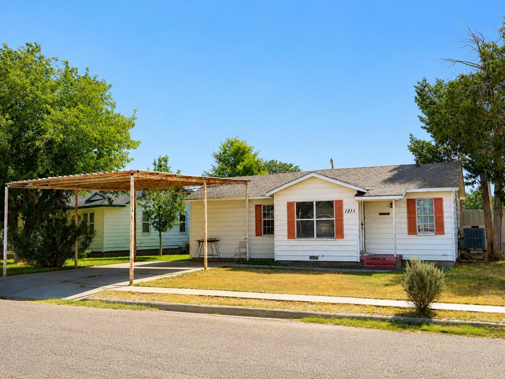 1211 Crescent Dr Property Photo 1