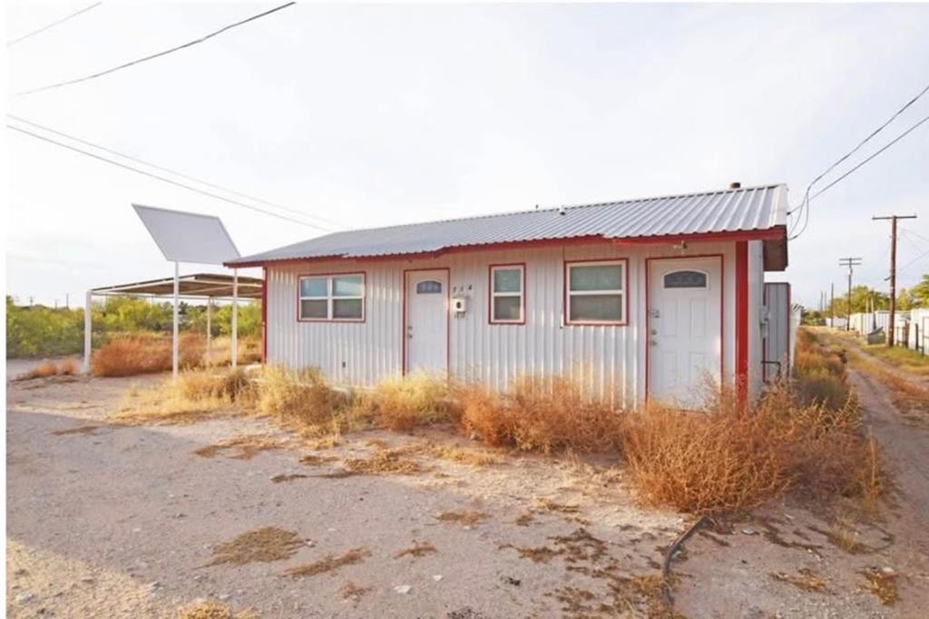 714 700 Property Photo 1