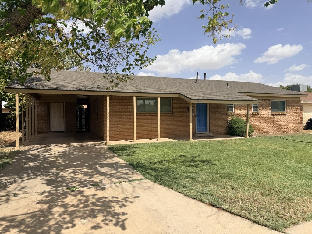 1412 Sandalwood Lane Property Photo 1