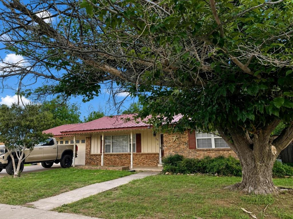 507 E Harriet Property Photo 1
