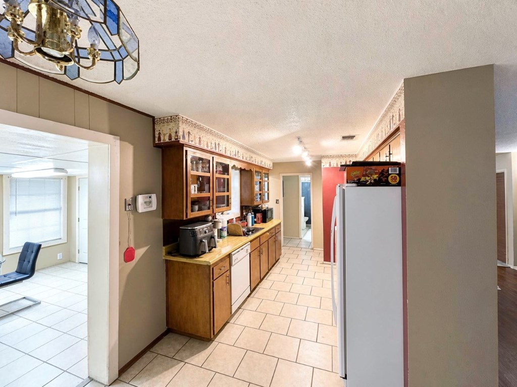 507 E Harriet Property Photo 5