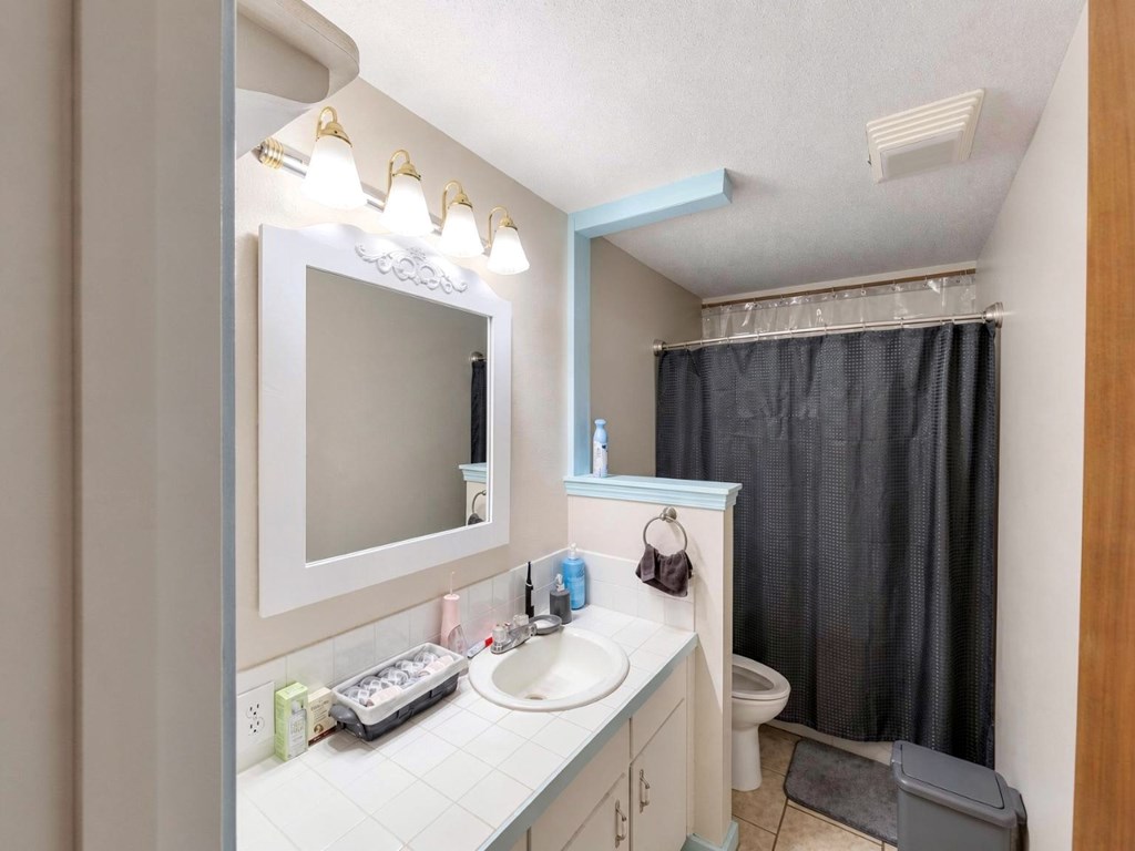 507 E Harriet Property Photo 8