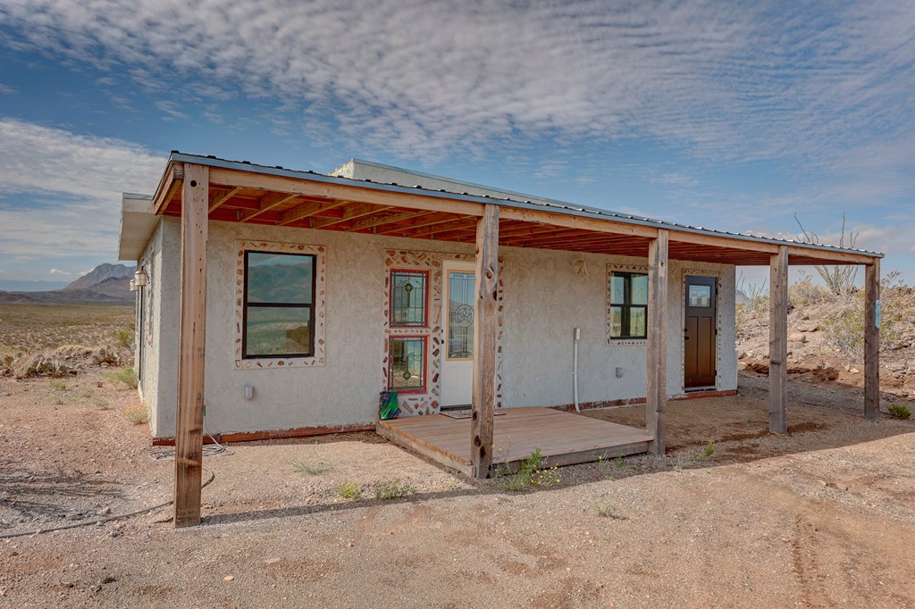 93 Rockin Ranch Rd Property Photo 3