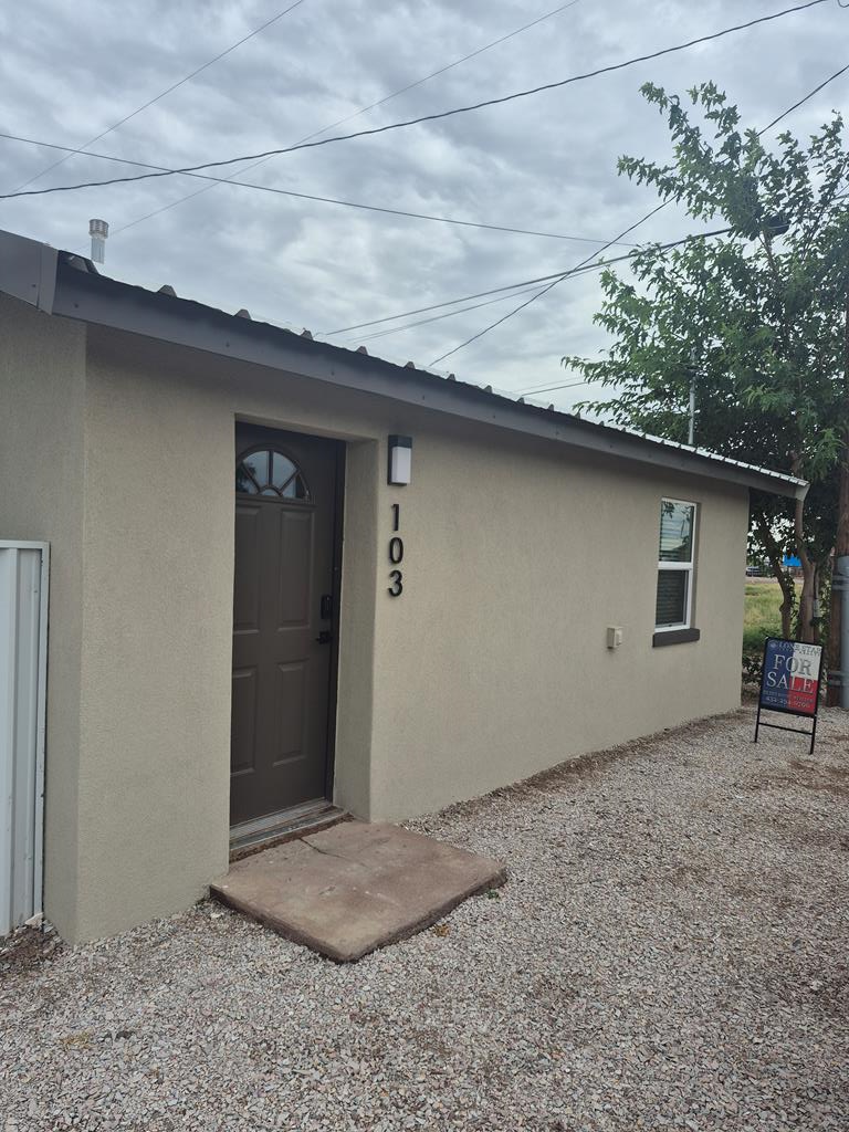 103 5th St Property Photo 1