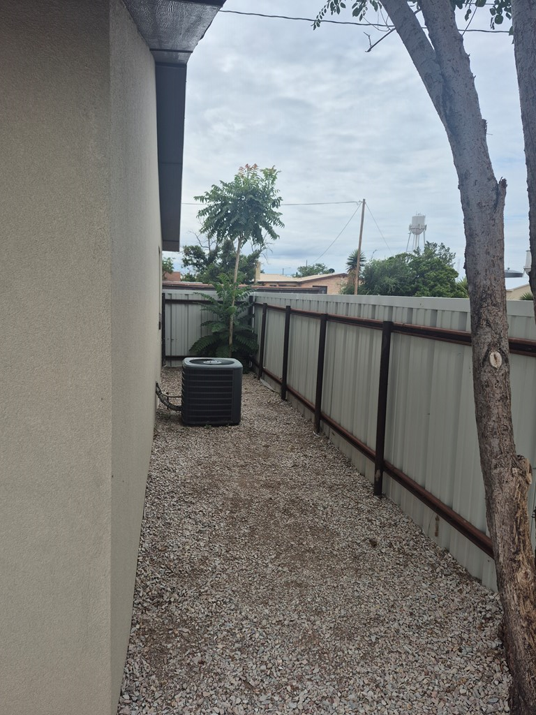 103 5th St Property Photo 3