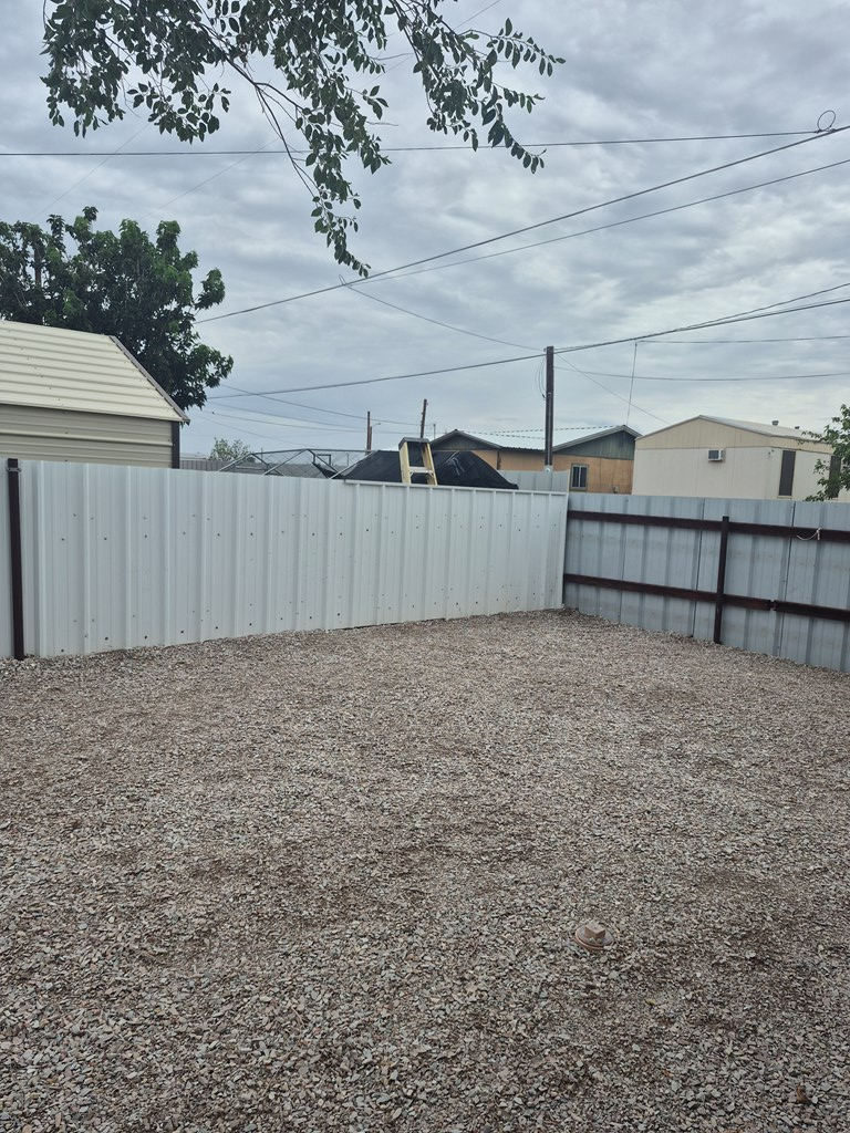 103 5th St Property Photo 5