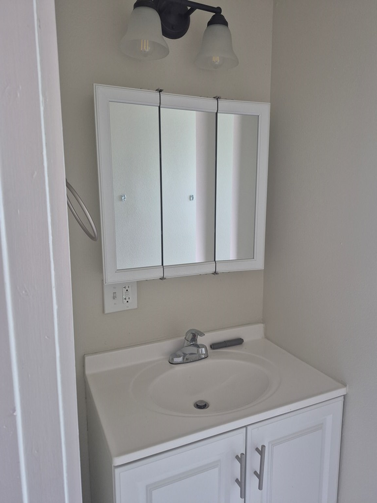 103 5th St Property Photo 6