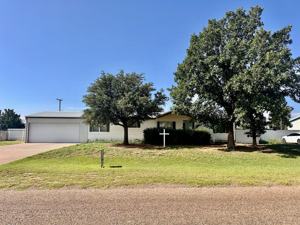 903 19th St Property Photo 1