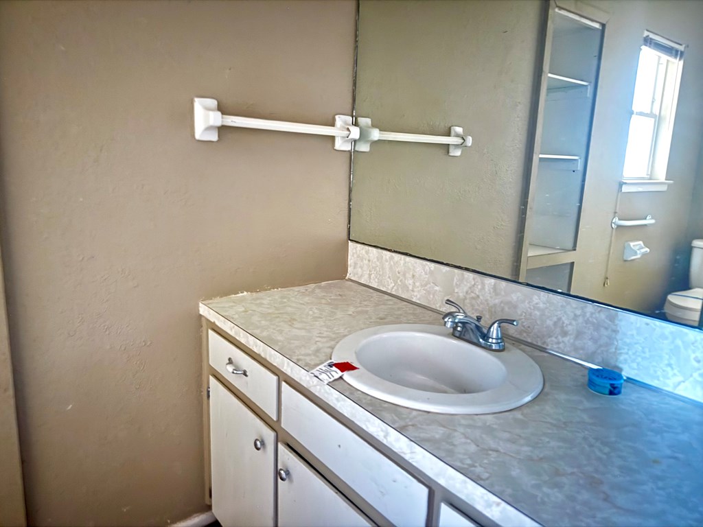 3332 Camarie Ave Property Photo 11