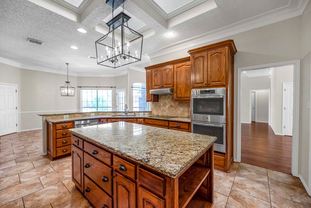 5305 Ridgefield Court Property Photo 15