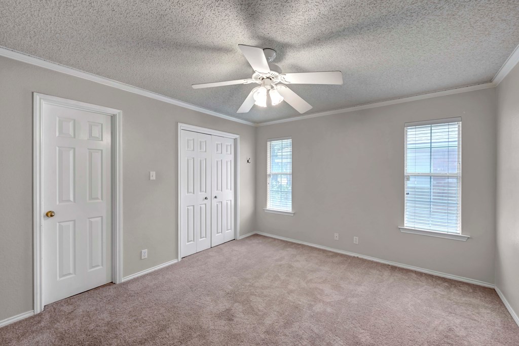5305 Ridgefield Court Property Photo 33