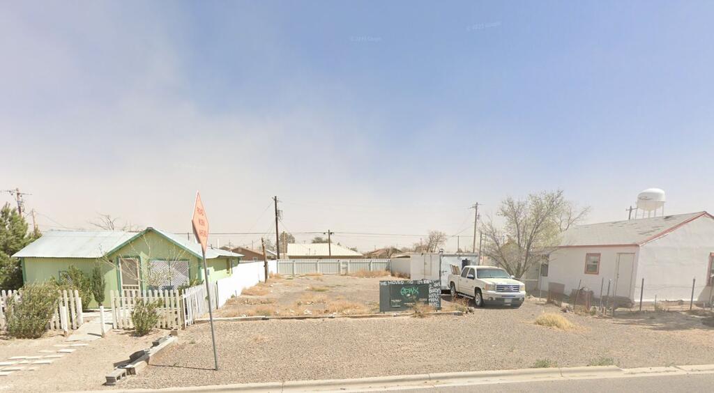 320 S Walnut St. Property Photo 1