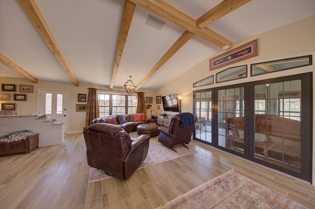 111 Juniper Property Photo 2