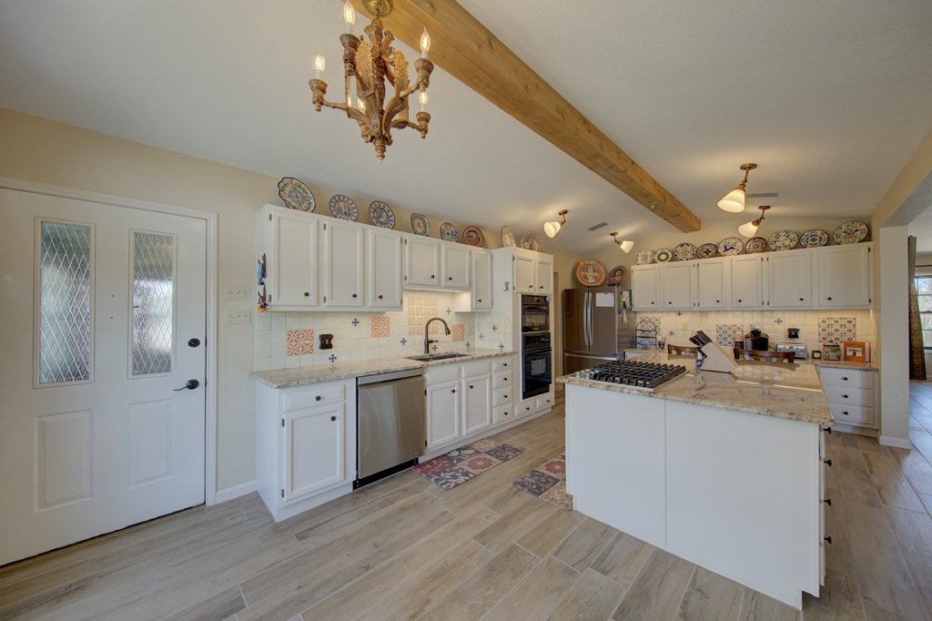 111 Juniper Property Photo 8