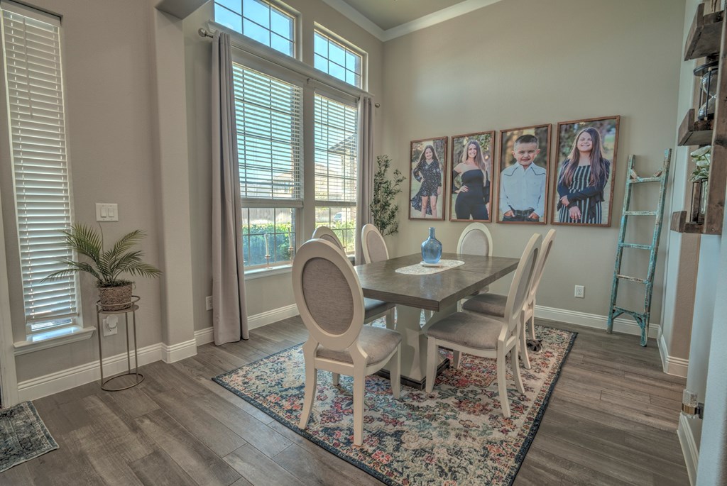 8 Los Medios Dr Property Photo 6