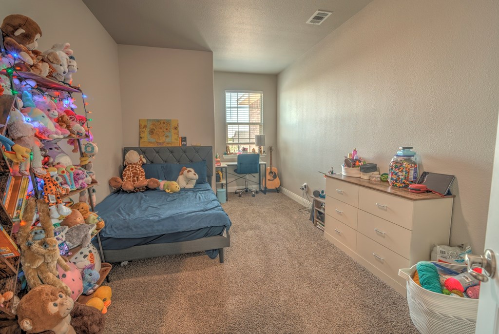 8 Los Medios Dr Property Photo 29