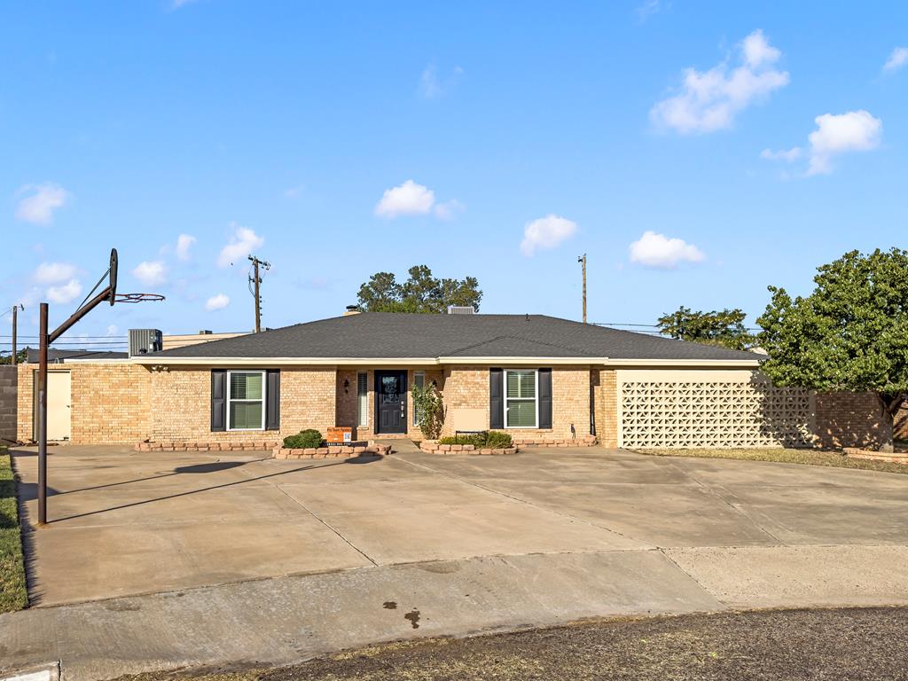3985 Lakeside Dr Property Photo 1
