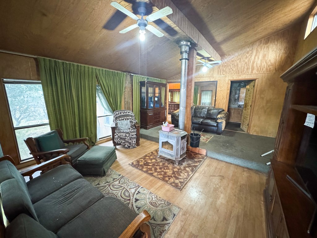 101 Stage Coach Pass Property Photo 4