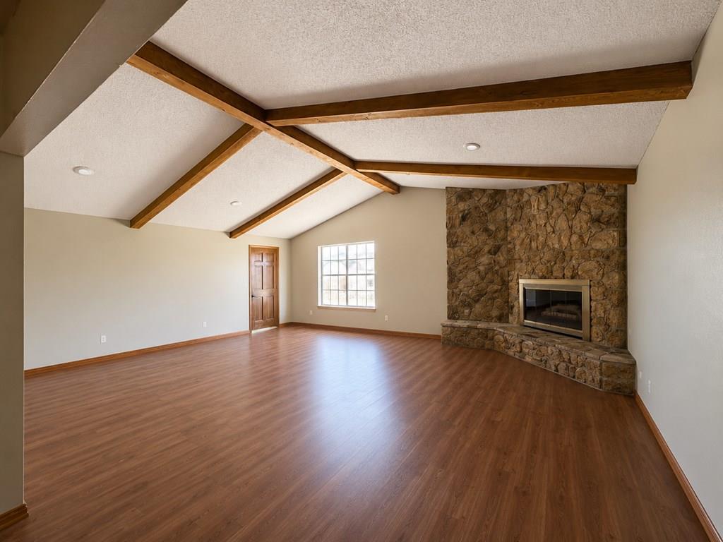 2704 Redbud Ave Property Photo 1