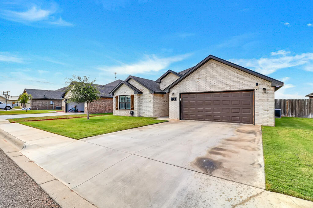 3 Nw Grace Dr Property Photo 2
