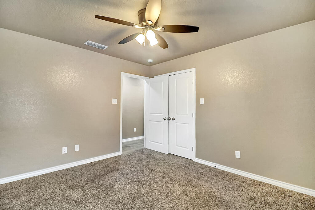 3 Nw Grace Dr Property Photo 13