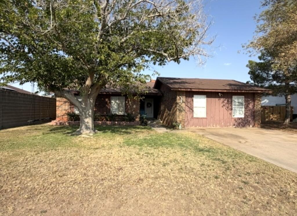 8630 Holiday Dr Property Photo 1