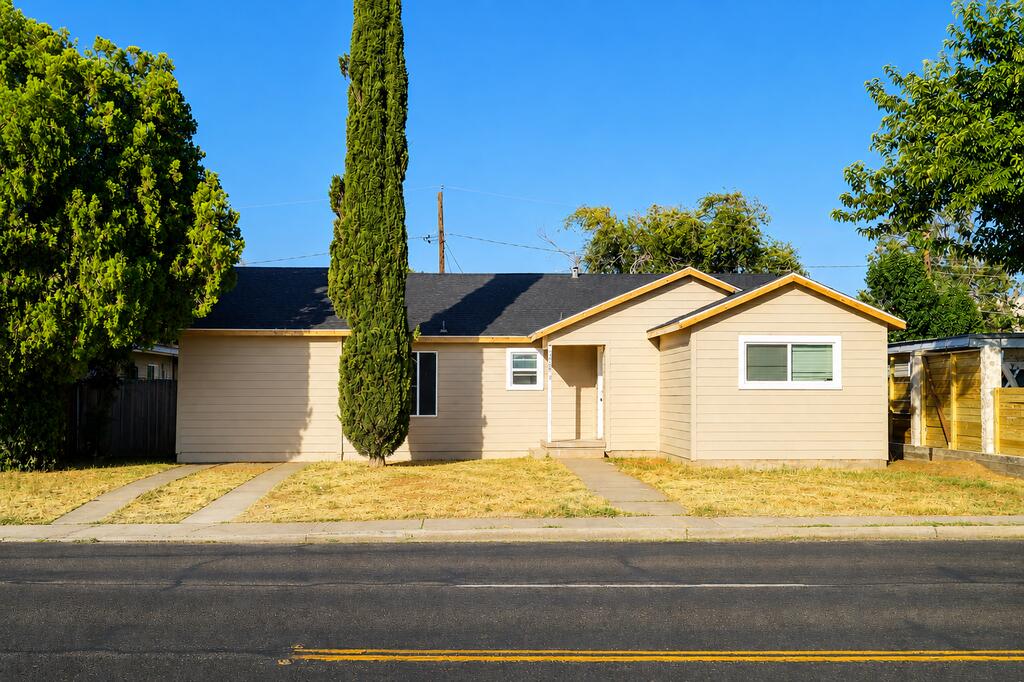 2208 Golder Ave Property Photo 1
