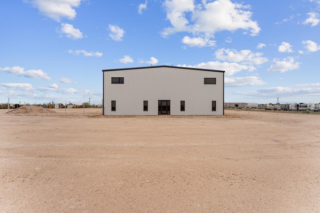 7922 W I-20 Property Photo 1