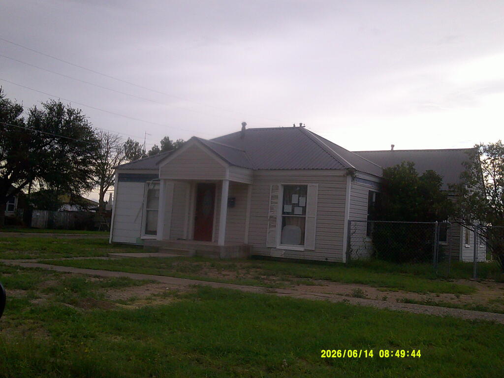 201 S Pecos St Property Photo 1