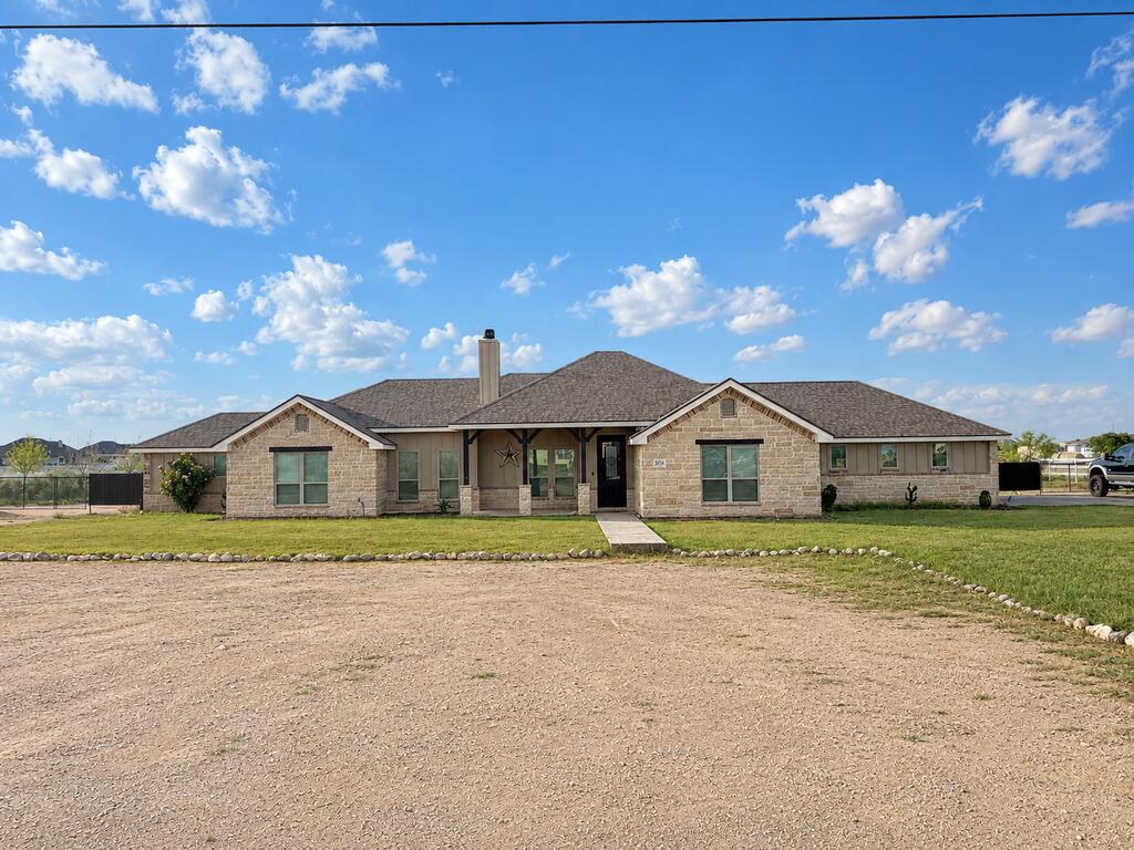 2051 Se 2700 Property Photo 1