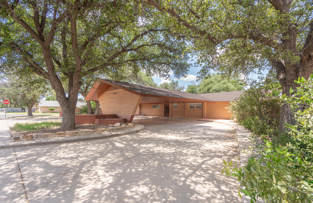 3100 Eastover Dr Property Photo 5