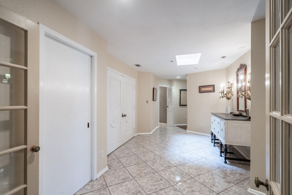 3100 Eastover Dr Property Photo 6