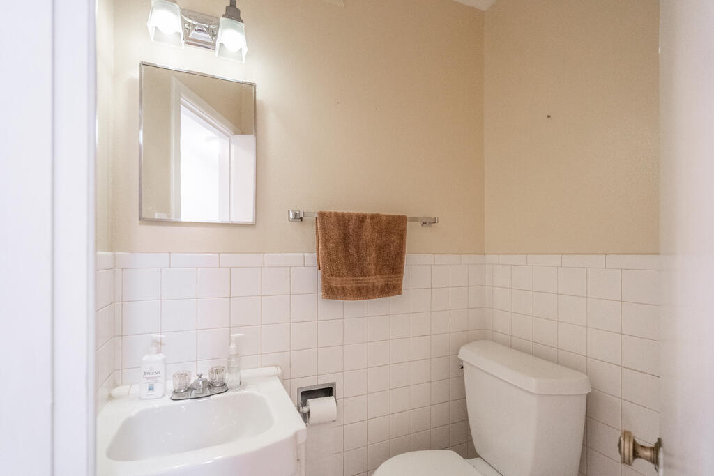 3100 Eastover Dr Property Photo 27
