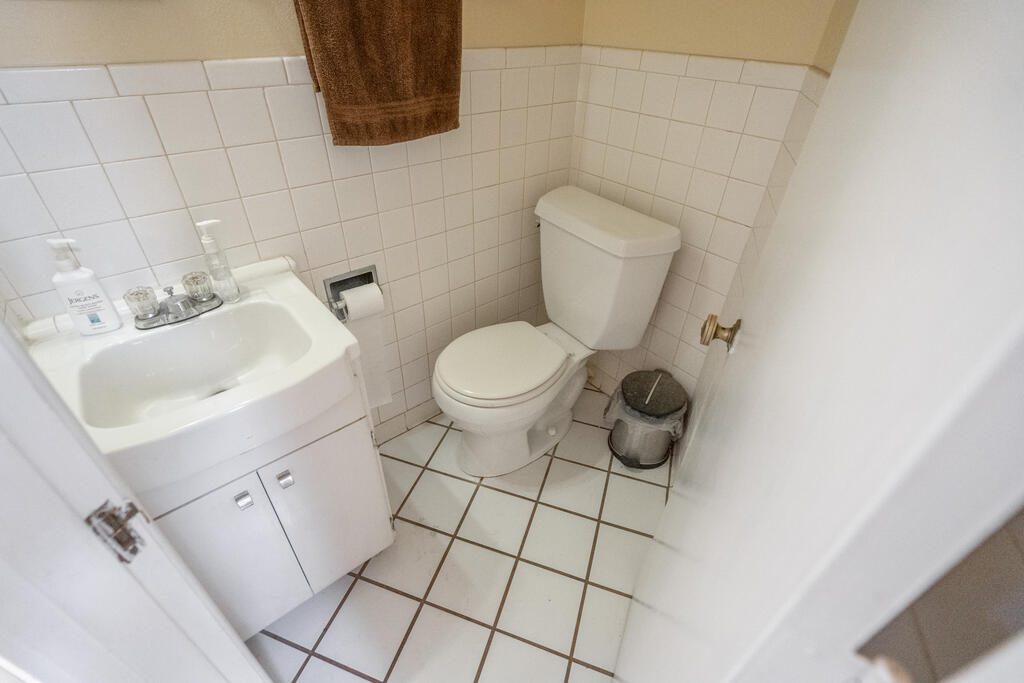 3100 Eastover Dr Property Photo 28