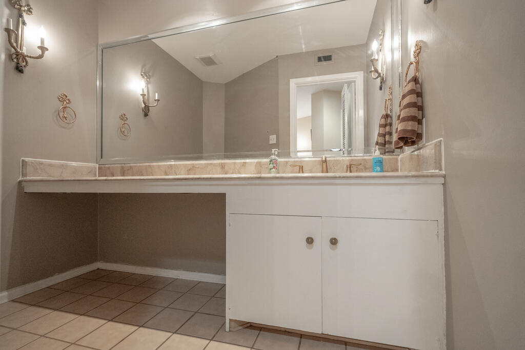 3100 Eastover Dr Property Photo 42