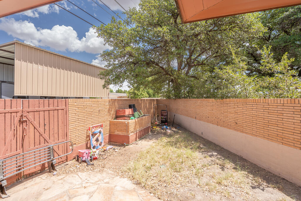 3100 Eastover Dr Property Photo 55