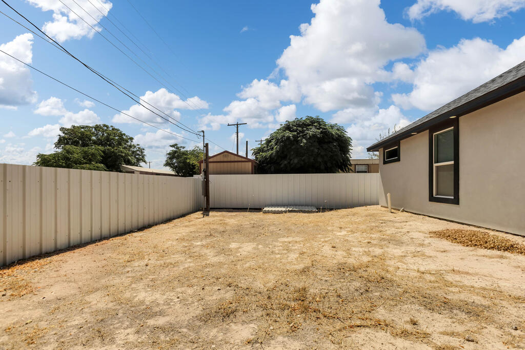 8241 W Jay Ave Property Photo 25