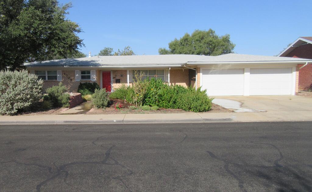 1709 Emerald Ave Property Photo 1